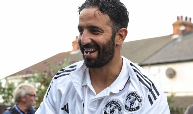 太阳报：曼联高层与阿莫林原定谈判会面已平息，从未有过解雇计划